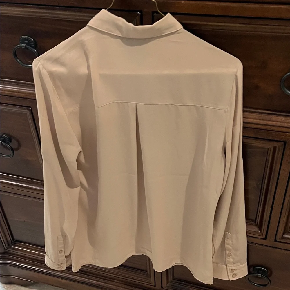 Express Women's Beige Button-Down Blouse - Picture 5 of 5